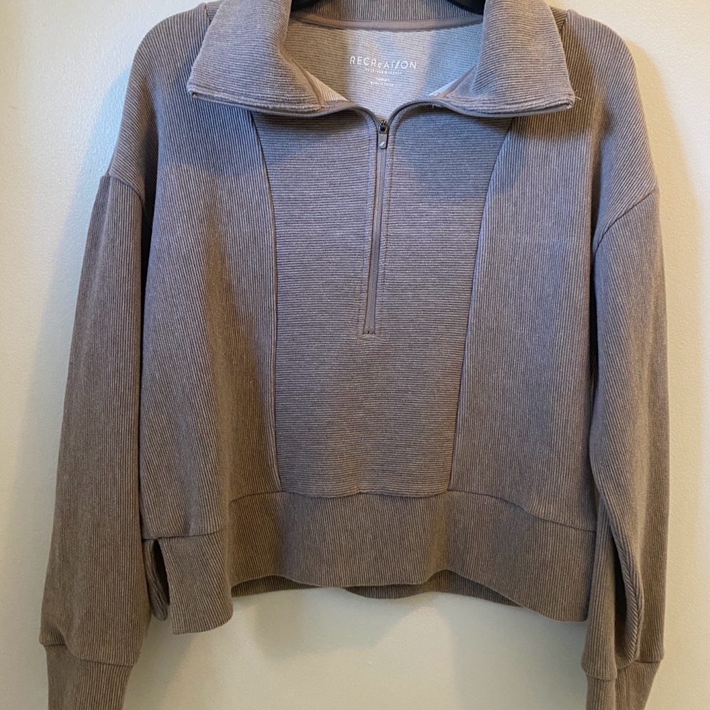 Women's Tan Pullover